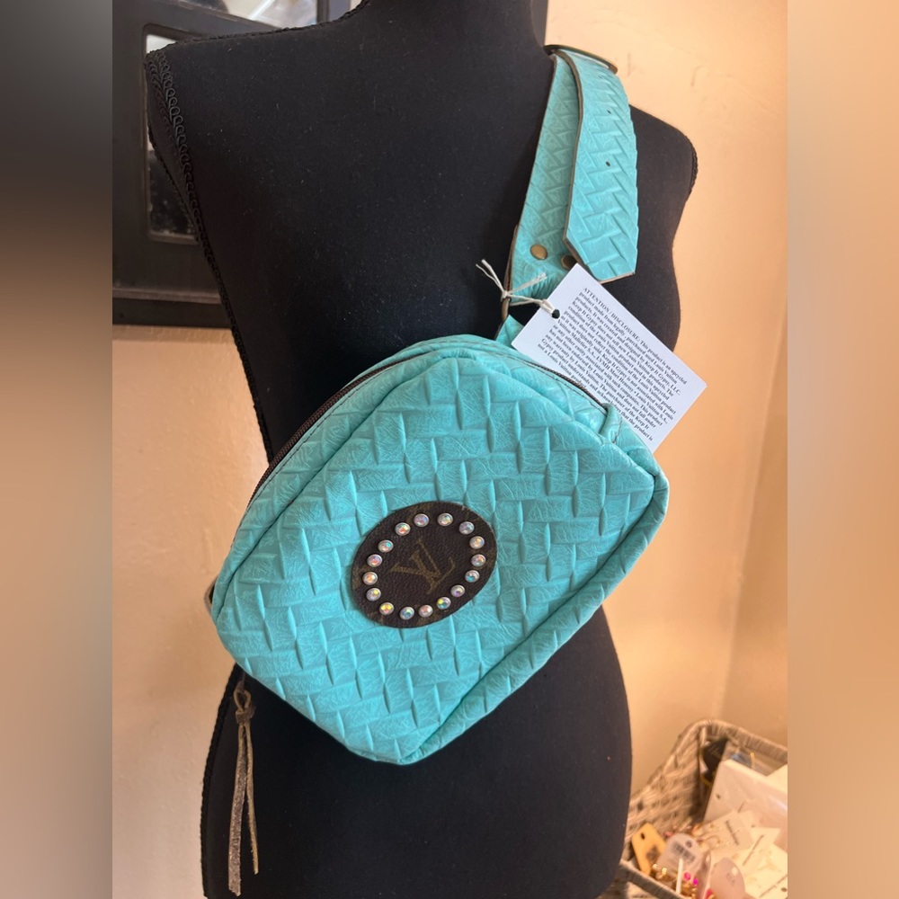 Keep it gypsy leather bumbag